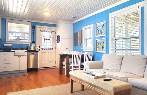 Port St. Joe Cottage | Banana Cabana pet friendly, 1 story beach cottage