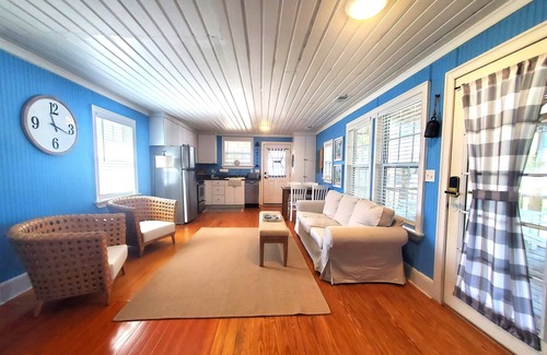 Port St. Joe Cottage | Banana Cabana pet friendly, 1 story beach cottage