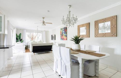 Durban North Apartment | Banana palm luxury cottage