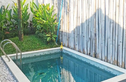 Babakan Villa | Banana VILLA w/private POOL near Canggu