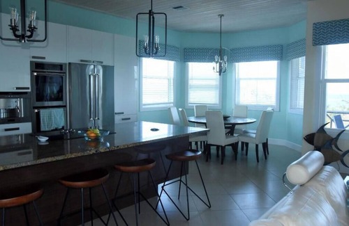 Green Turtle Cay House | Bananaquit - Spectacular House overlooking Bita Bay with a pool