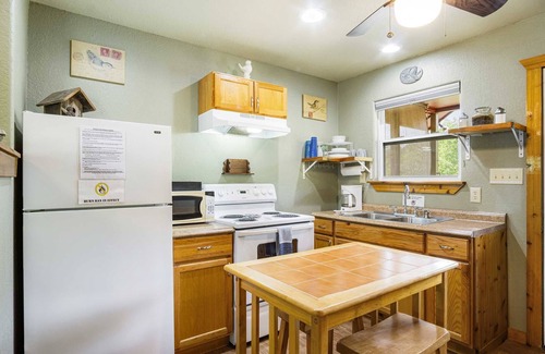 Bandera Cabin | Bandera Stronghold Retreat