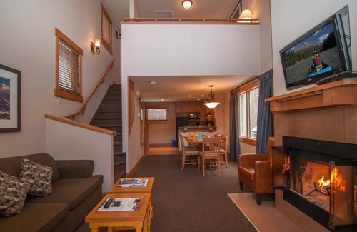 Banff Condo | Banff Getaway in great Location | Private Hot Tub!