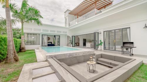 Si Sunthon Villa | Bang Tao Villa - Menara Hill