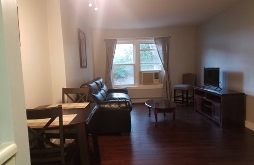 Bangor Apartment | Bangor Extended Stay Private 1 Bedroom Apartment. 5 mins to Bangor Hospitals!