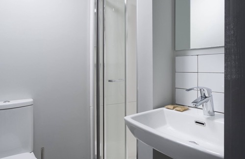 Belfast Central District Hotel | Bank Square Town House