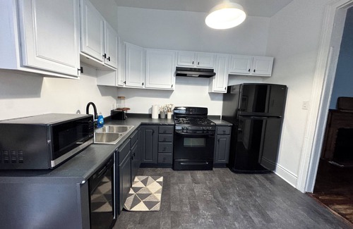 Mid-City House | Banks St. Beauty - Walkable, Fun