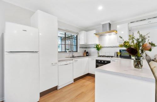 Goolwa Beach House | Banksia Beachhouse 38 Kightley Rd Goolwa Beach-No Linen Included