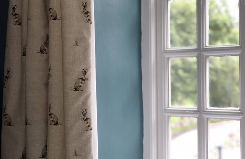 Alstonfield House | Bankside Cottage - Peak District Walking Break - Cosy cottage/Pet-Friendly!