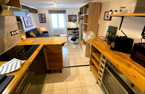 Montlhery Apartment | ☆ Banksy Super-comfort 5* 30' From Paris ☆