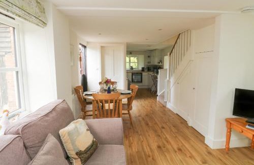 Honiton House | Bantam Cottage