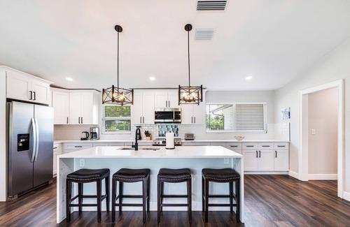 East Rocks House | Banyan Beach House on the west end in East Rocks neighborhood!