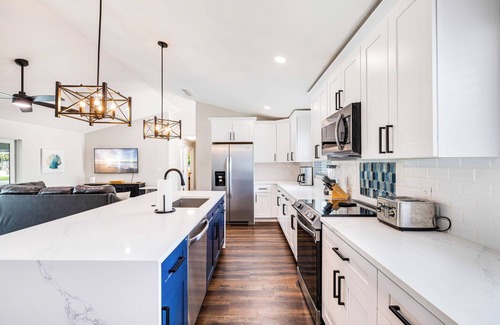 East Rocks House | Banyan Beach House on the west end in East Rocks neighborhood!