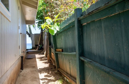 Waialee Apartment | Banzai Surf Escape -w/AC, Epic beach by the house!