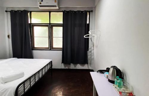 San Chao Pho Suea Apartment | BAO The Giant Swing - Sao Chingcha - เบา ศาลเจ้าพ่อเสือ เสาชิงช้า