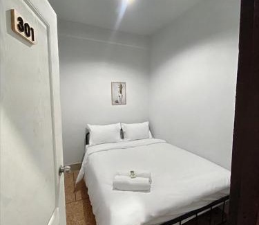 San Chao Pho Suea Apartment | BAO The Giant Swing - Sao Chingcha - เบา ศาลเจ้าพ่อเสือ เสาชิงช้า