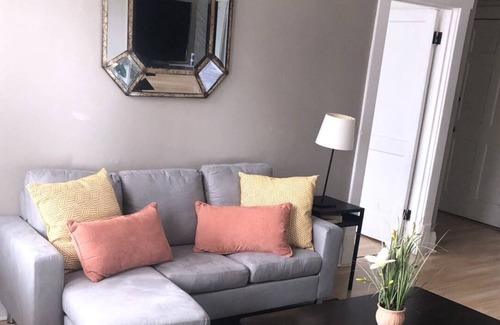 Weinland Park Apartment | Bar District in the heart of the Short North