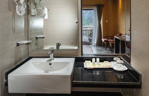 Pokhara Hotel | Bar Peepal Resort