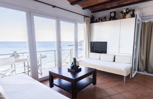 Port de la Selva Villa | Barca Serena: Vistas de Ensueño