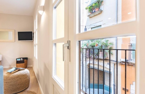 Barri Vell Apartment | Barca Studio 1 - Vacation Studio in Girona | Bravissimo