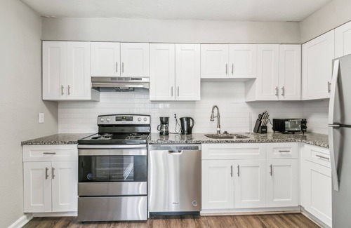 Marietta Apartment | Barcelo at East Cobb 2 Bed 1.5 Bath Furnished