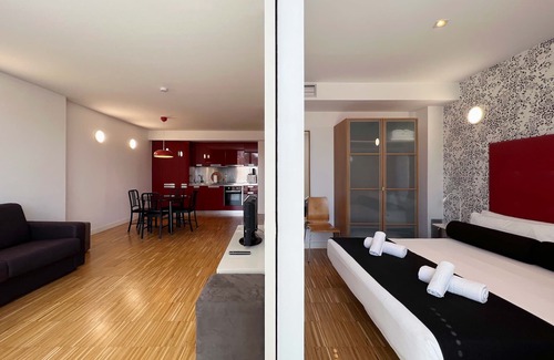 Diagonal Mar i el Front Maritim del Poblenou Apartment | Barcelona Beach | Sunny Apt | Rooftop Terrace