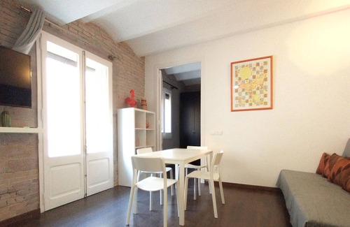 Barceloneta Apartment | Barceloneta Apartment With Balcony