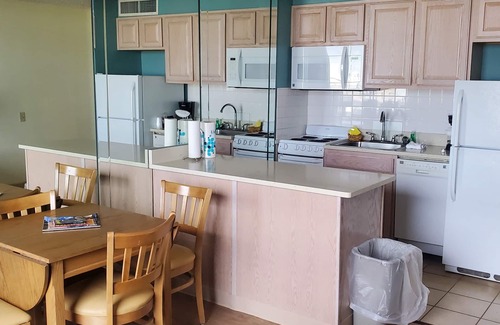 Northeast Virginia Beach Resort | Barclay Towers Resort Oceanfront Unit with Oceanfront Balcony or Oceanview Patio