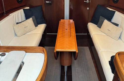 Ensanche Diputacion Boat Rental | Barco Eiroa en Alicante Centro, Real Club de Regatas