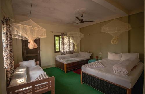 Bardia Hotel | Bardia Riverside View Park Resort - FR and EN speaking