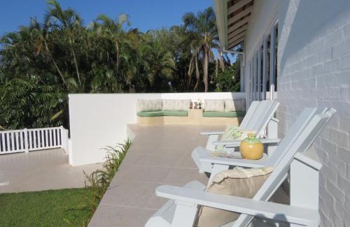 Scottburgh Bed & Breakfast | Bare Feet Retreat B&B
