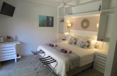 Scottburgh Bed & Breakfast | Bare Feet Retreat B&B