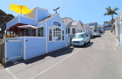 Leucadia House | Barefoot 101 Haven * One Block to Beach* 2Bed1Bath