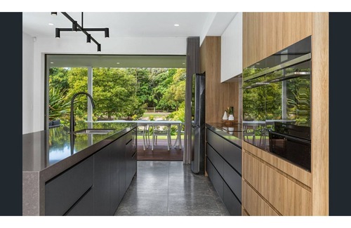 Casuarina House | Barefoot Beachfront @ She Oak - Beachfront 5bed home