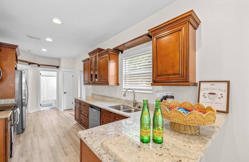 Port Tampa City House | Barefoot Bungalow - For 4