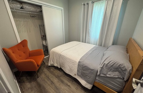 Downey House | Barefoot-friendly 1-bedroom house with AC, high-speed WiFi in lovely Downey.