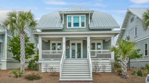 Santa Rosa Beach House | Barefoot Paradise by AvantStay Walk to Beach Pool Bikes