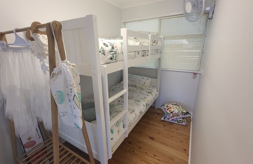 Shoalhaven Heads House | Barefoot @ The Heads. Pet Friendly