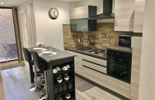 Municipio 2 Apartment | | BARI CENTRAL STATION ★ | Modern Apartment - Netflix & Amazon Prime Video