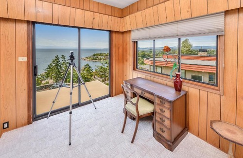 Fairfield Villa | Barkley Manor Executive