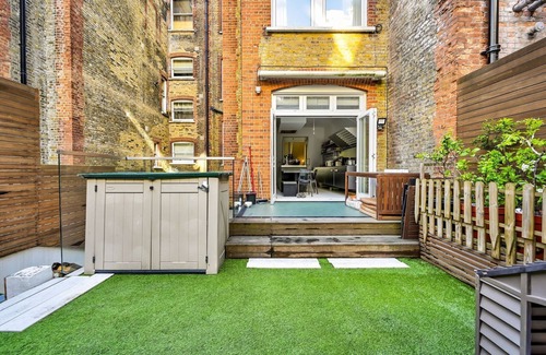 Earl's Court Villa | Barkstone Gardens - Three Bedroom Villa, Sleeps 6