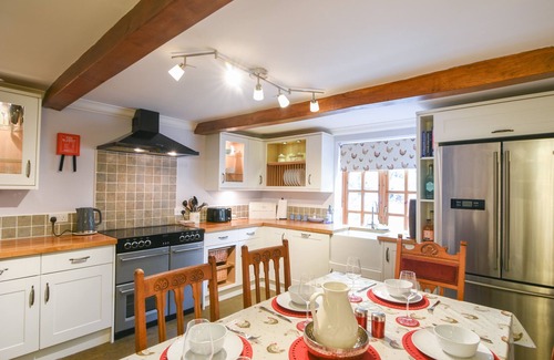 Smallridge House | BARLEY COTTAGE, pet friendly, character holiday cottage in Axminster