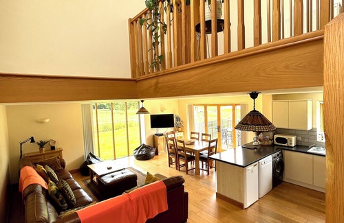 Leigh upon Mendip Cottage | Barn conversion ,waterside, rural views, Approx 11 miles - Bath, 6 miles - Frome