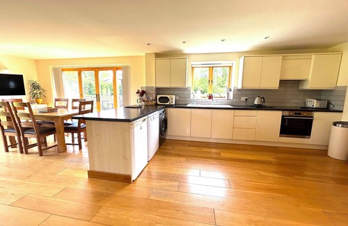 Leigh upon Mendip Cottage | Barn conversion ,waterside, rural views, Approx 11 miles - Bath, 6 miles - Frome