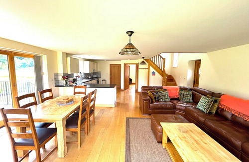 Leigh upon Mendip Cottage | Barn conversion ,waterside, rural views, Approx 11 miles - Bath, 6 miles - Frome