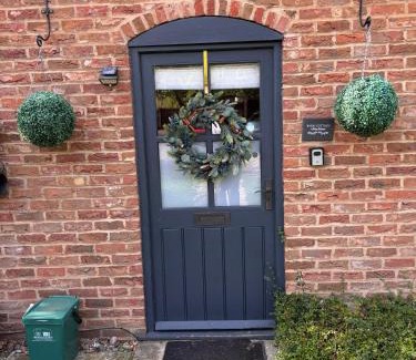 Ardens Grafton House | Barn Cottage