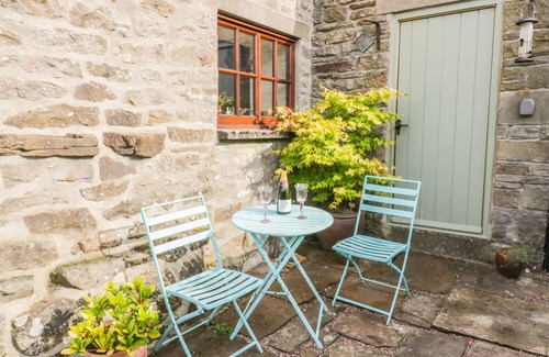 Newbiggin-in-Bishopdale Cottage | BARN COTTAGE, with open fire in Newbiggin