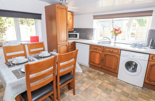 Templeton Cottage | BARN COURT COTTAGE, pet friendly, with a garden in Narberth