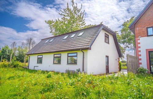 Stafford House | Barn House & Spacious & Countryside