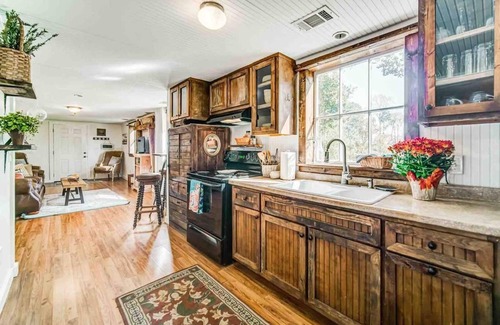 Canton House | Barn on five acres & lake